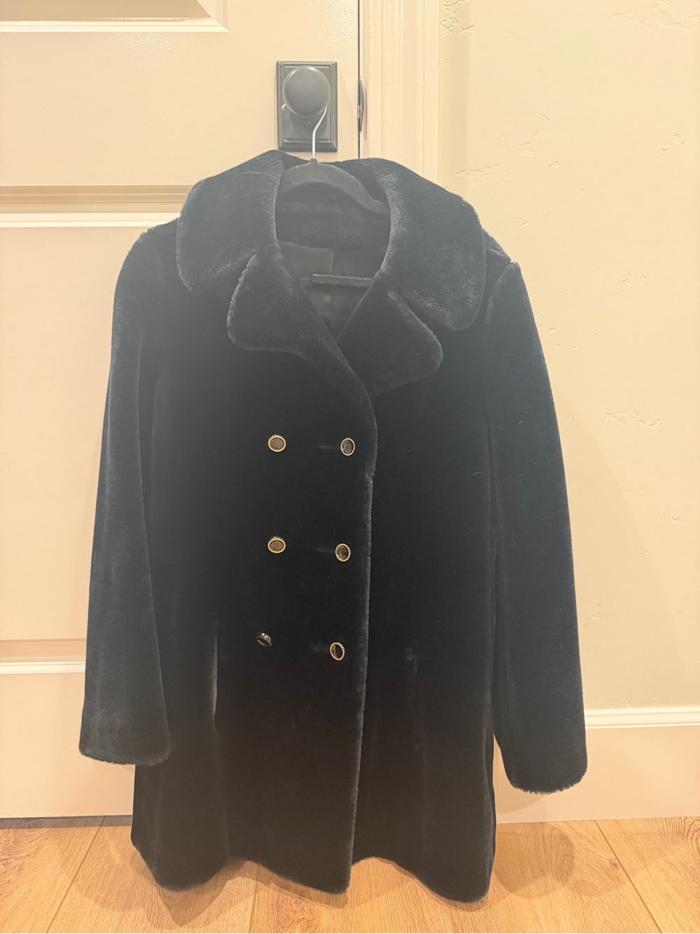 Vintage Style VI Women’s Black Faux Fur Double-Breasted Coat Medium M